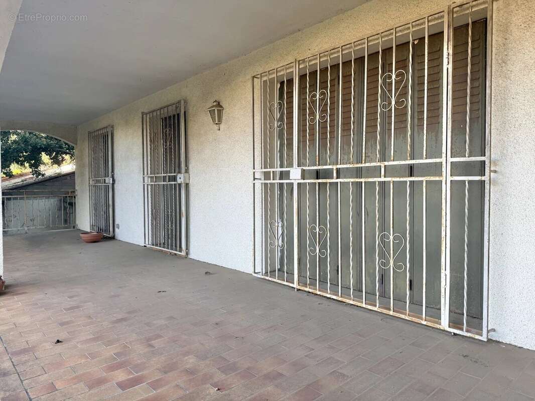 Maison à VILLELONGUE-DELS-MONTS