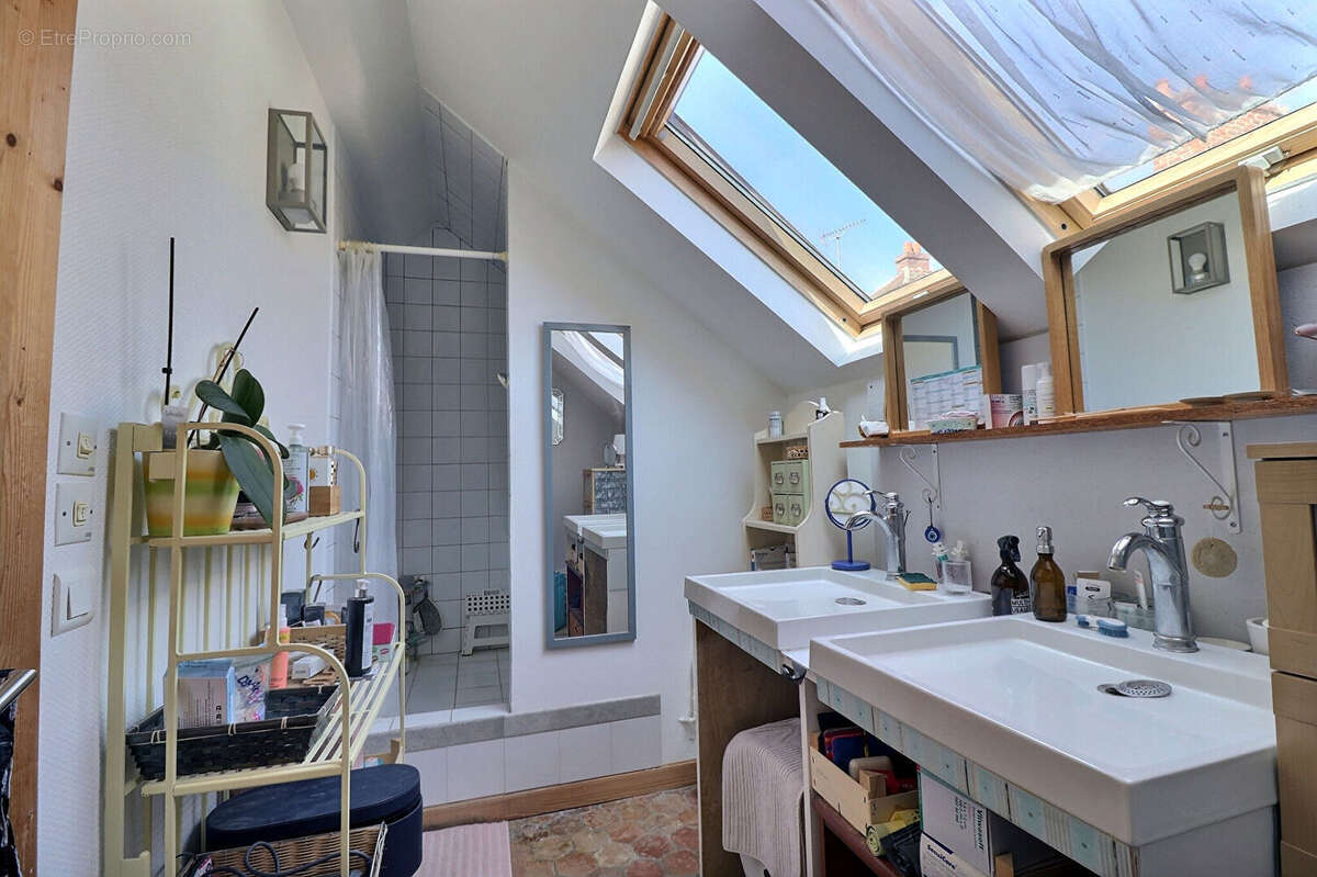 Maison à SAINT-NOM-LA-BRETECHE