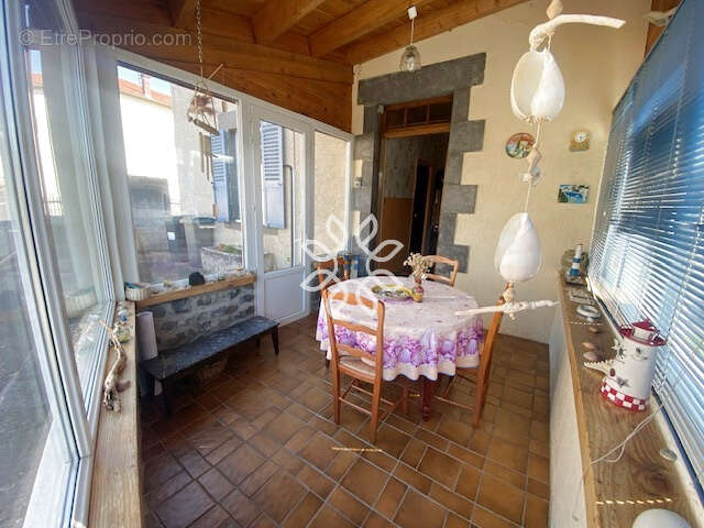 Maison familiale avec sous-sol complet et jardin - photo 2