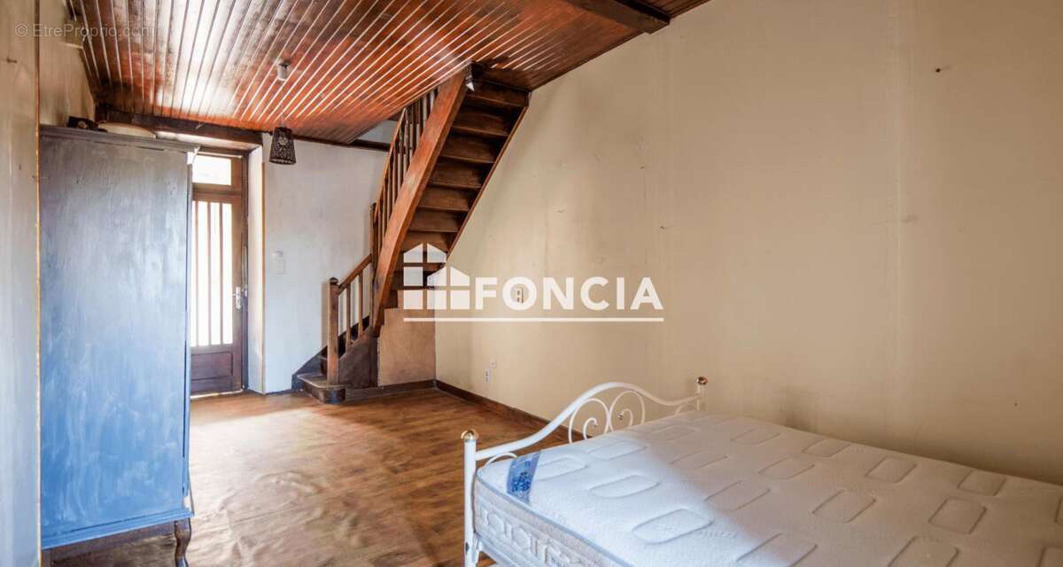 Maison à DECAZEVILLE