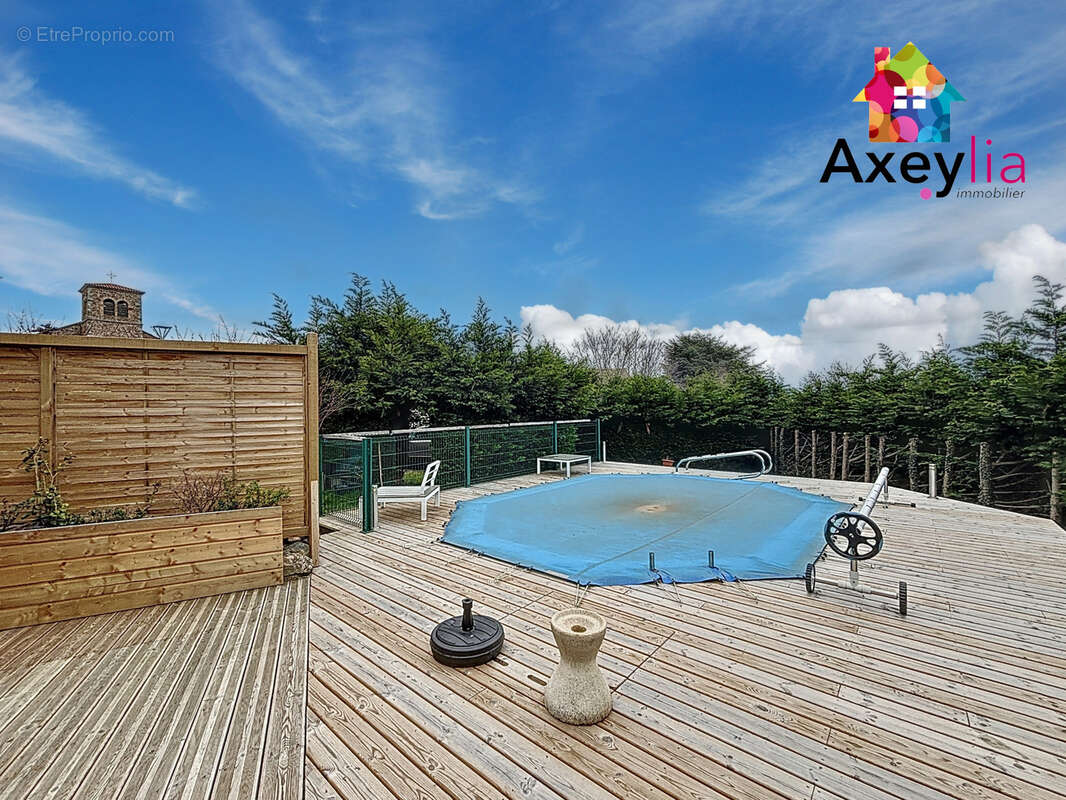 Maison à SAINT-GERMAIN-LAVAL