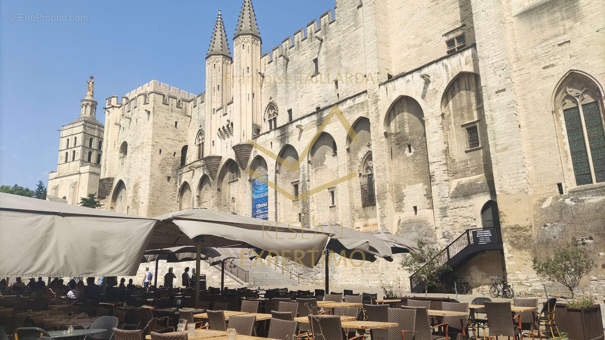 Appt de standing de 180 m2 dans l'ancien au dernier étage avec vue sur les toits à 550m du Palais des Papes - photo 25