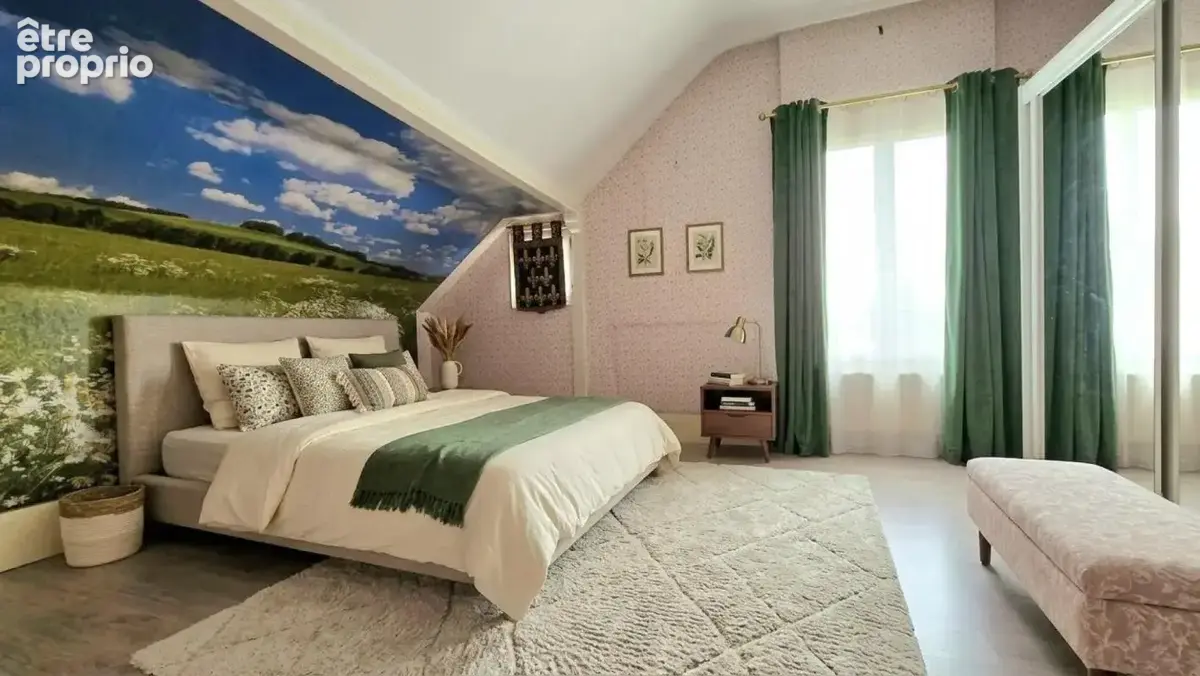 Ensemble Immobilier à Fort Potentiel – Dépendance, 3 Garages & Grand Parking - photo 10