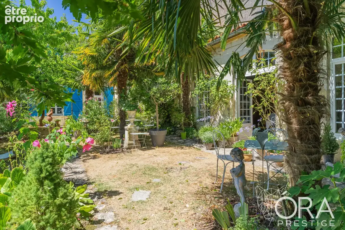 Maison 280 m² à Saint-Jean-D'angely  - photo 4