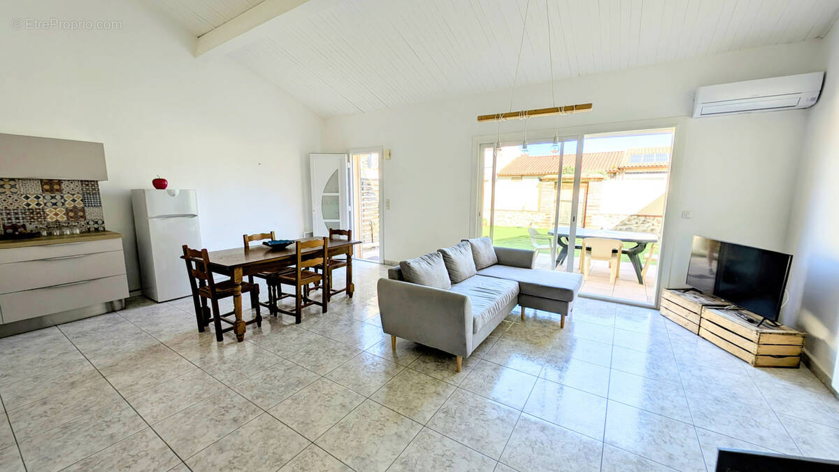 Maison à SAINT-JEAN-LASSEILLE