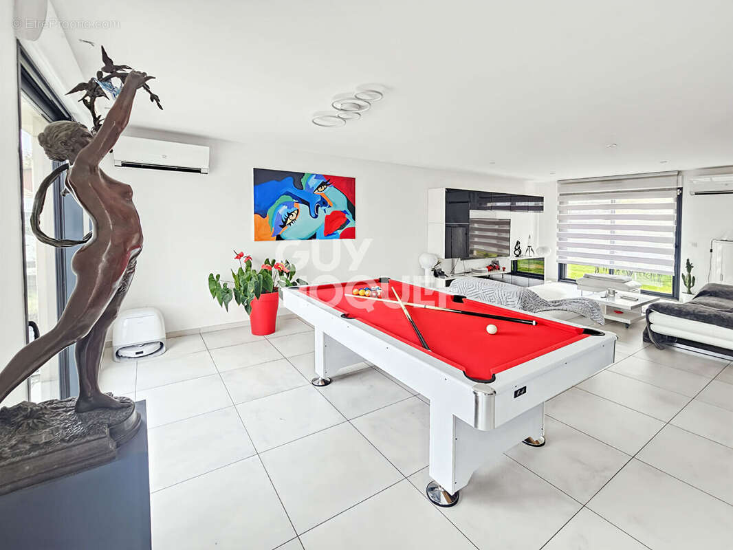 Maison à FONTENAY-TRESIGNY