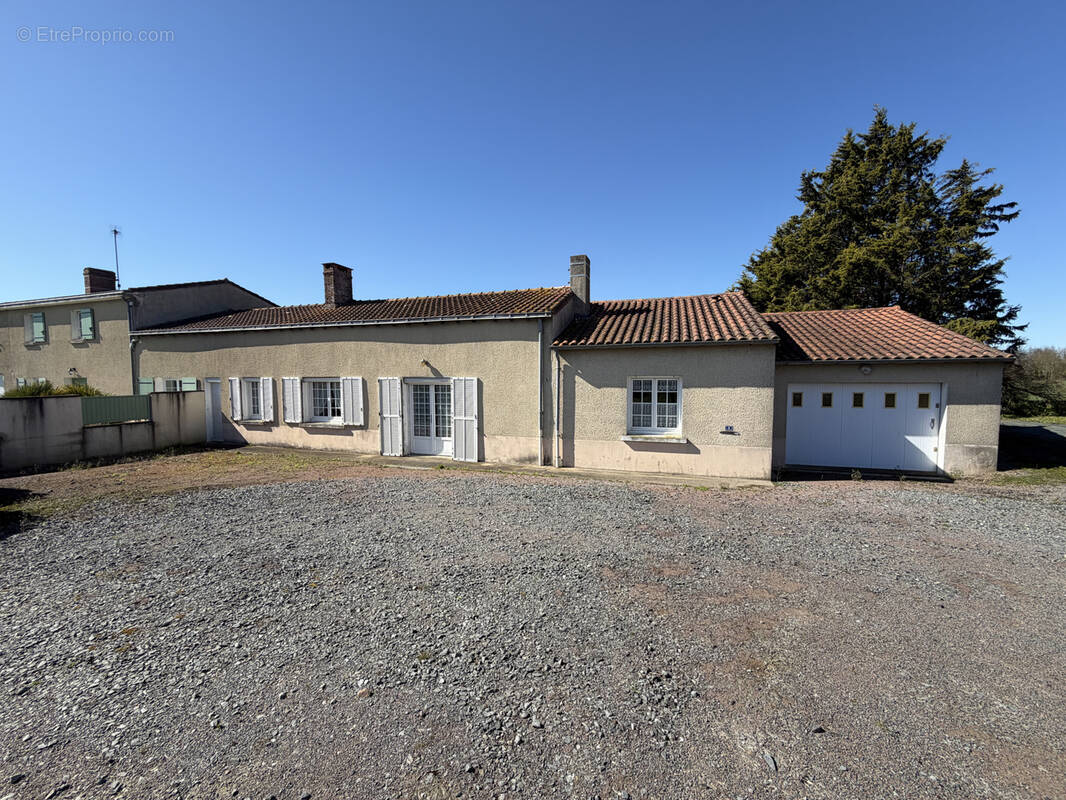 Maison à BEAUSSE