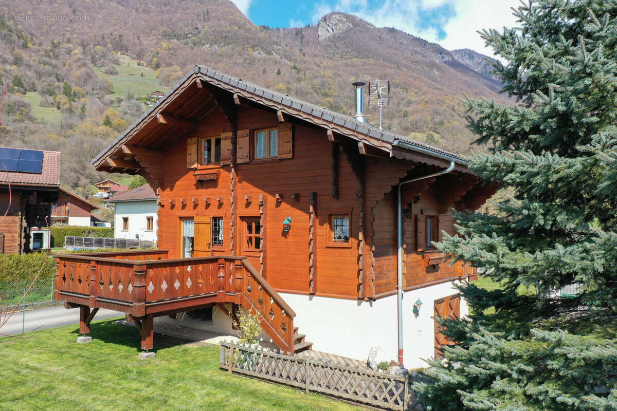 Maison à LATHUILE
