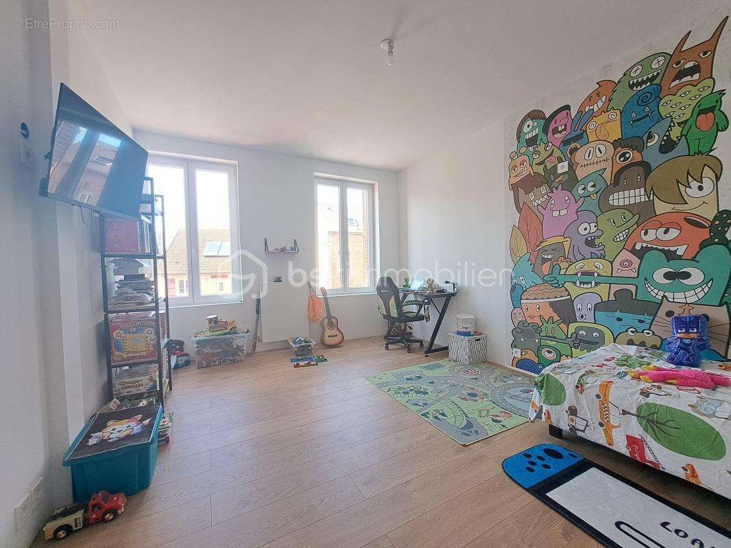 Maison renovee en briques avec entree sous porche et rentabilitee assuree - photo 20