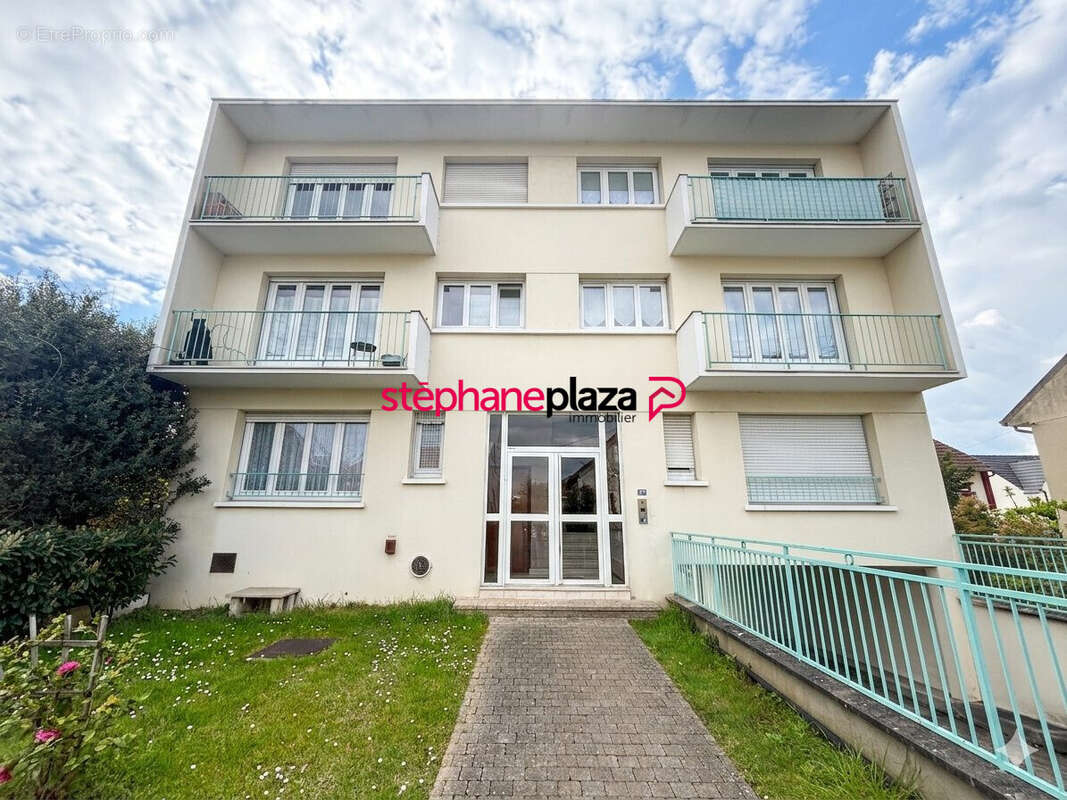 Appartement à HOUILLES