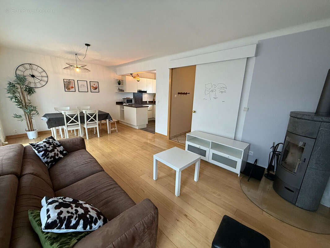 Appartement à AMBILLY