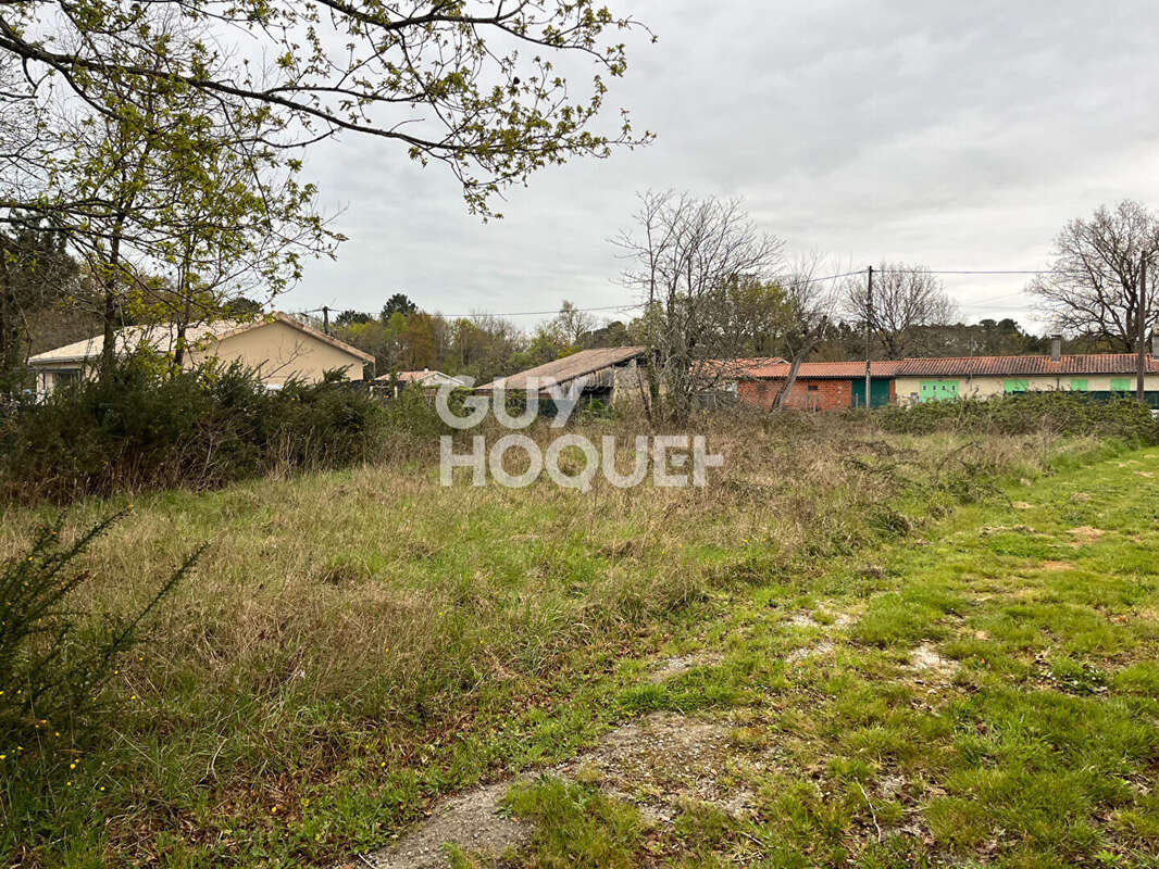 Terrain à GRAYAN-ET-L&#039;HOPITAL