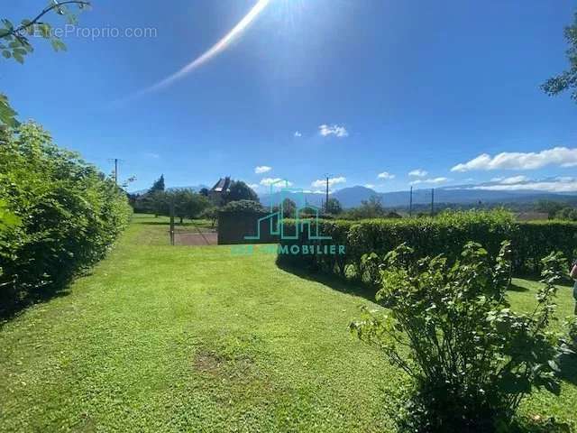 Terrain à SAINT-JEAN-DE-LA-PORTE