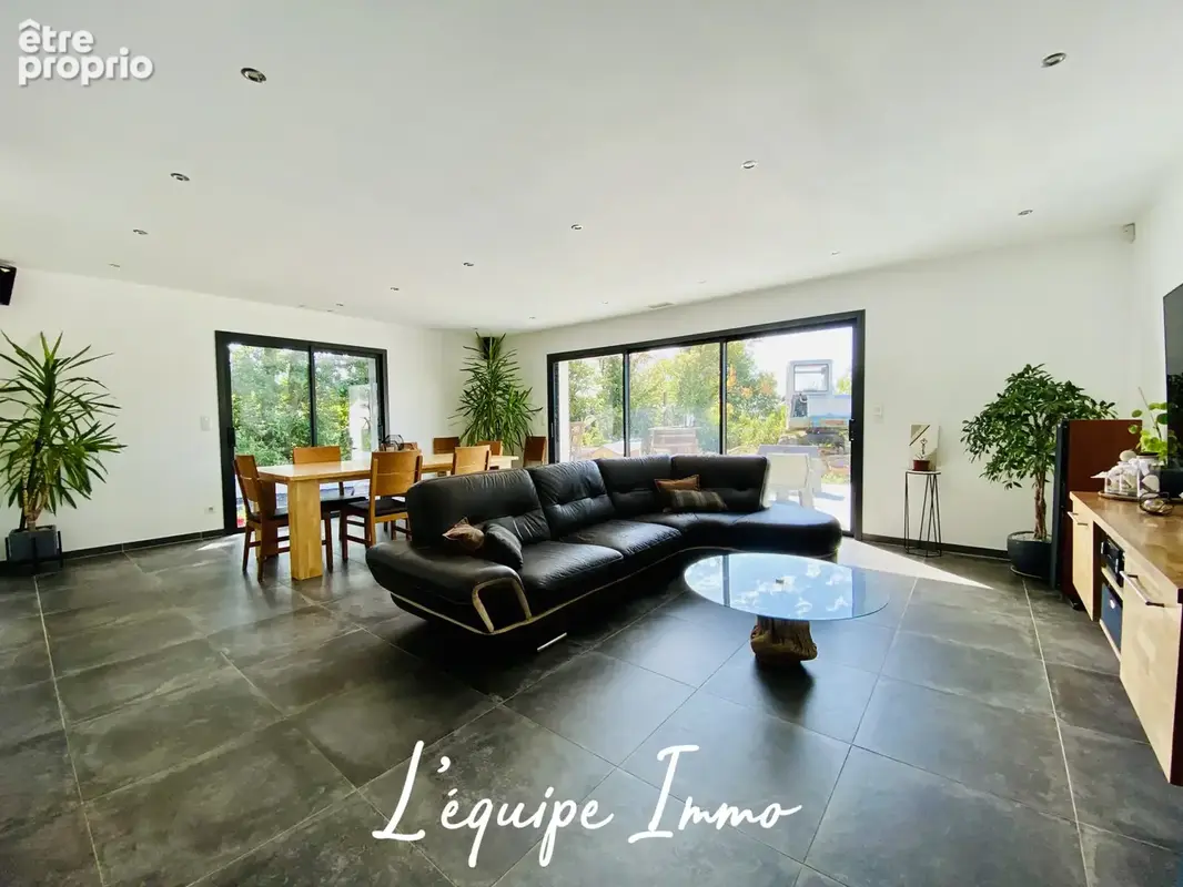 Maison T4 avec piscine et garage sur terrain de 1100m2 - photo 8