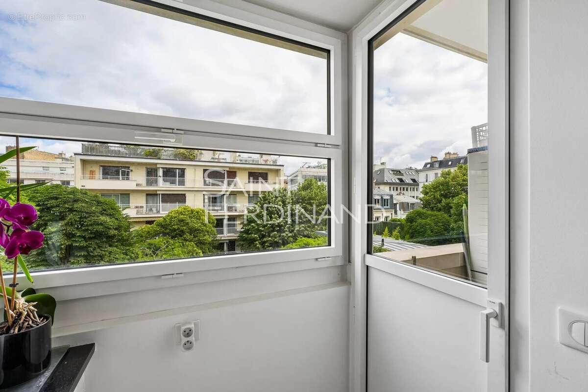 Appartement à NEUILLY-SUR-SEINE
