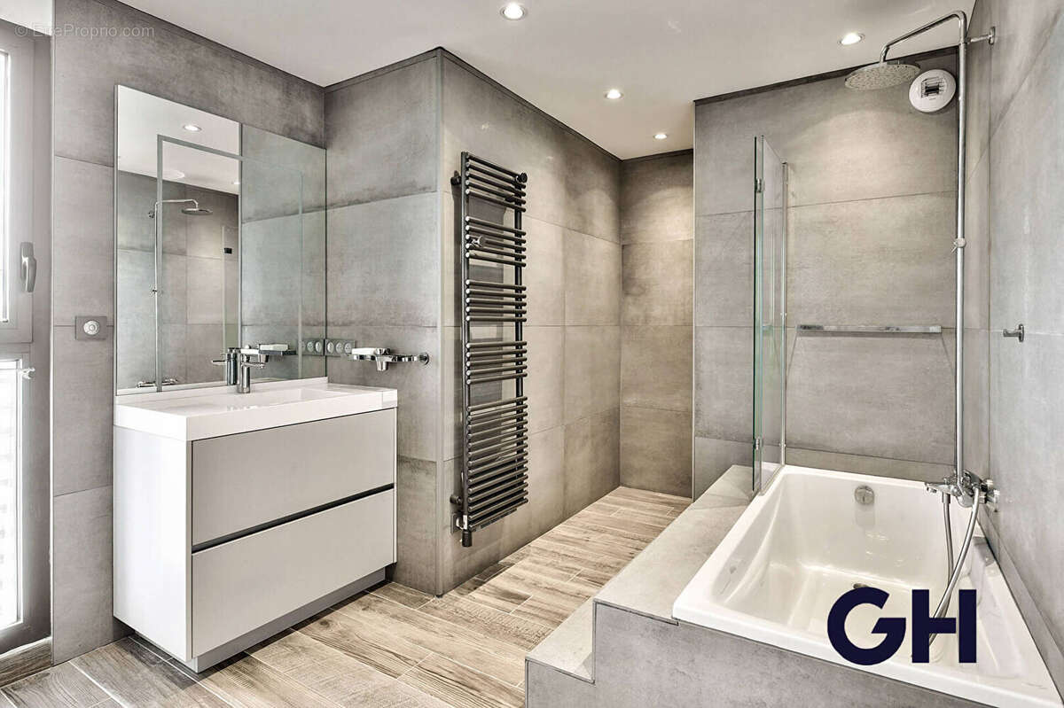 Appartement à CALUIRE-ET-CUIRE