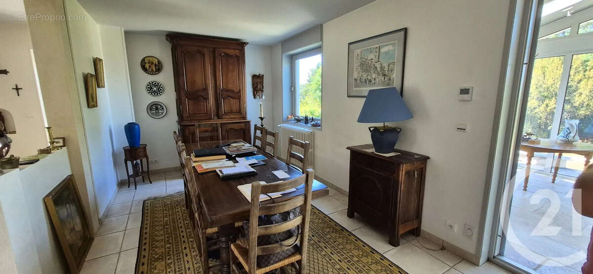 Maison 6 pièces 126 m² à vendre à La Chapelle-Naude (71500) - photo 5