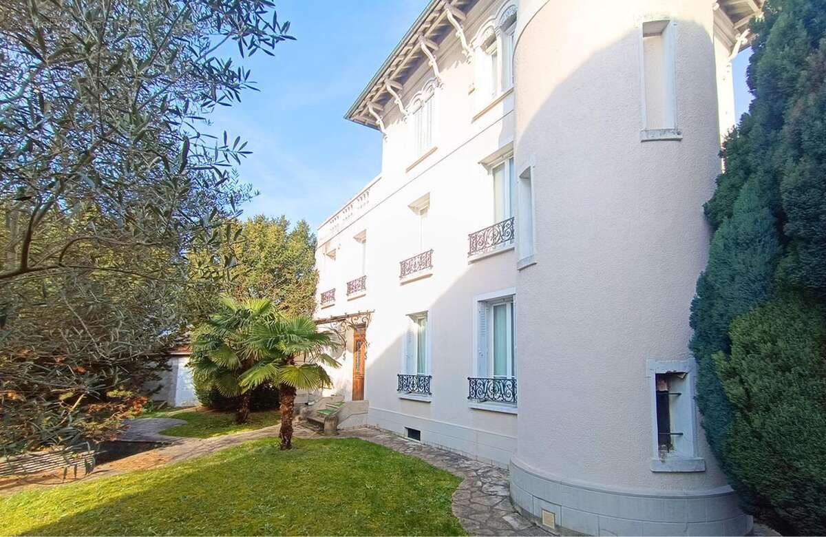 Maison Bourgeoise 7 pièces Le Perreux sur Marne (94170) - photo 2