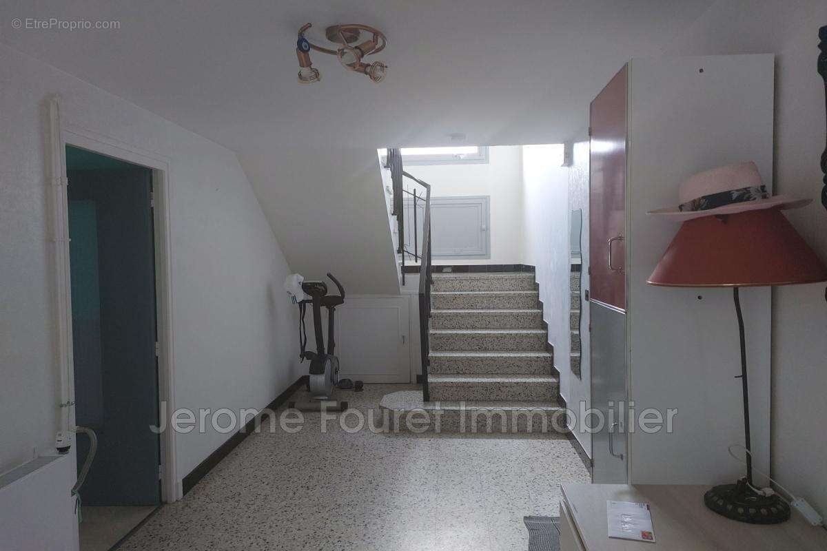 vente maison 5 Pièce(s) - photo 2