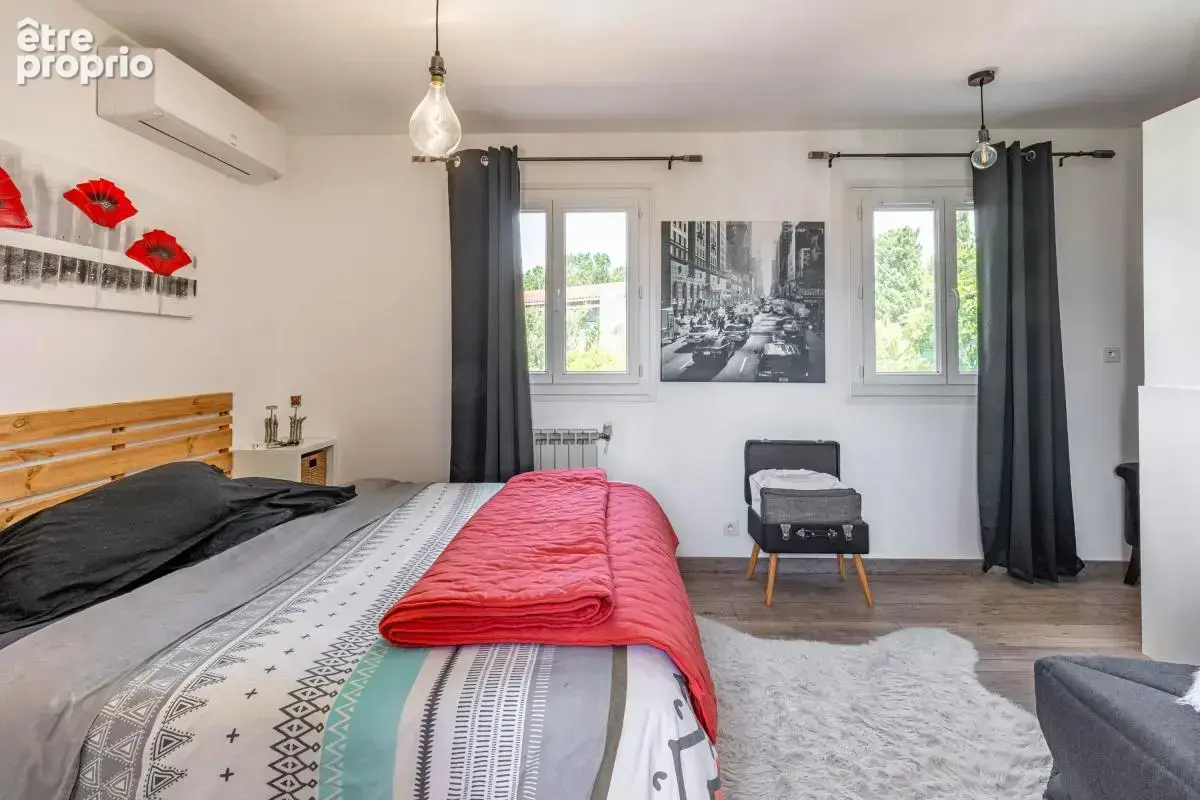 Maison de charme rénovée avec piscine chauffée et jardin à vendre a sanary-sur-mer - photo 17