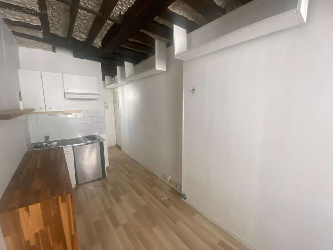 Appartement à PARIS-3E