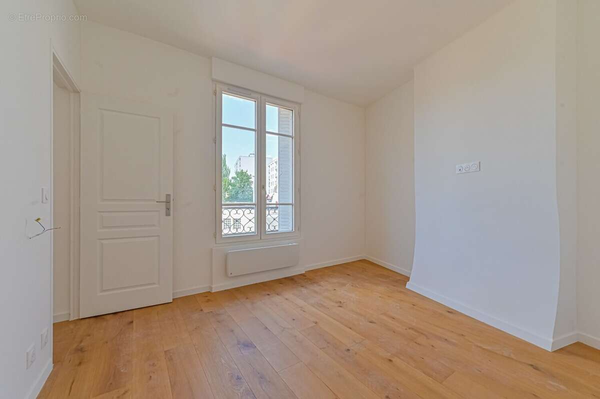 VIS_4451 - Appartement à LES LILAS
