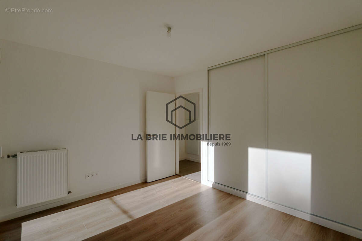 Appartement à RUBELLES