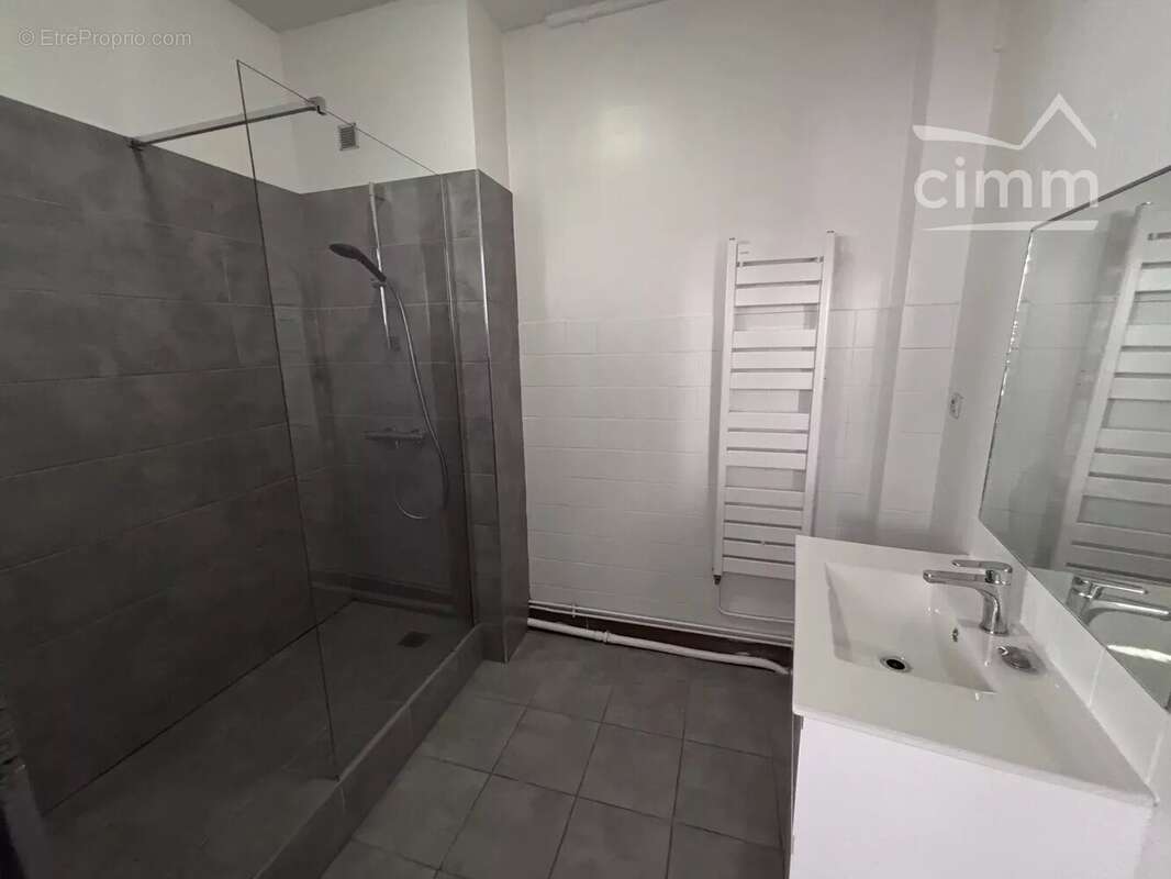 Appartement à SAINT-ETIENNE