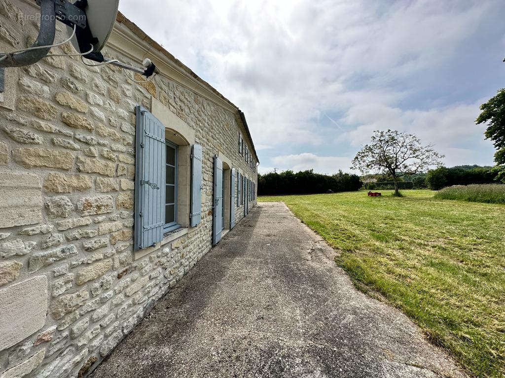 Maison à SAINT-DIZANT-DU-BOIS