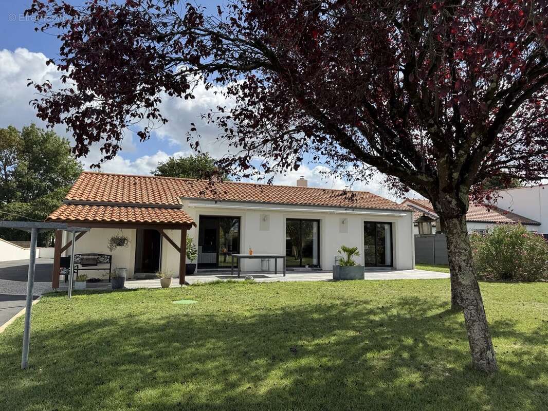 Maison à SAINT-COLOMBAN