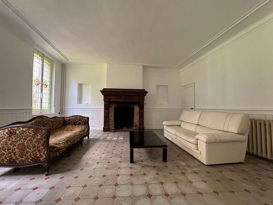 Autre à MARSEILLE-12E