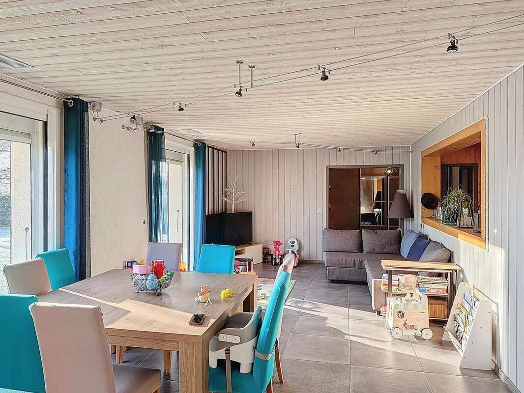 Photo 2 - Maison à LA SALVETAT-SAINT-GILLES