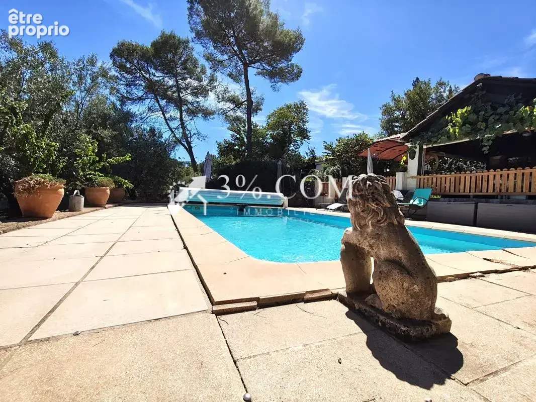 LE THORONET (83340) -- Villa piscine autonome en énergie sur - photo 20