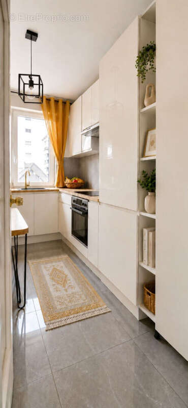 Appartement à LA GARENNE-COLOMBES