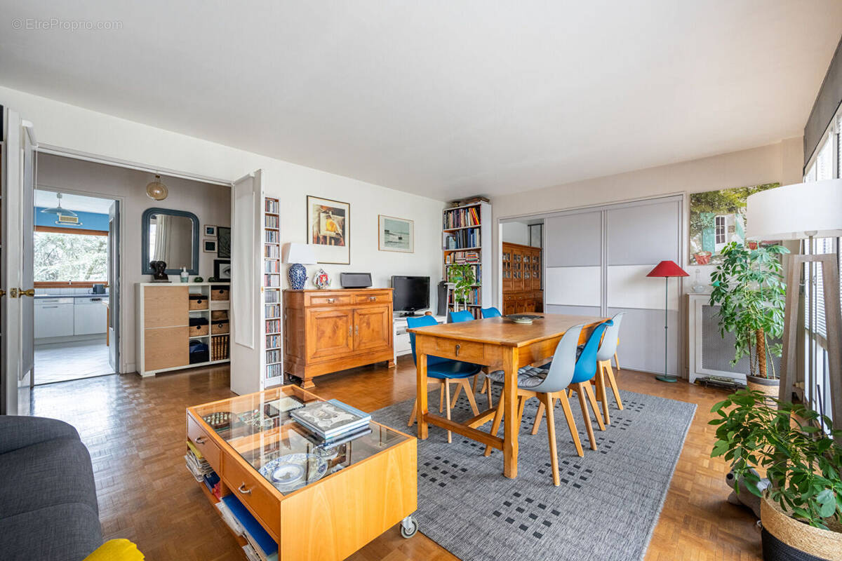 Appartement à MONTROUGE