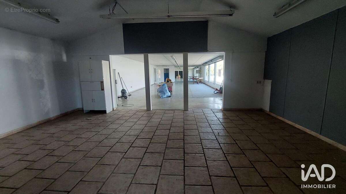 Photo 8 - Commerce à LAMOTHE-MONTRAVEL