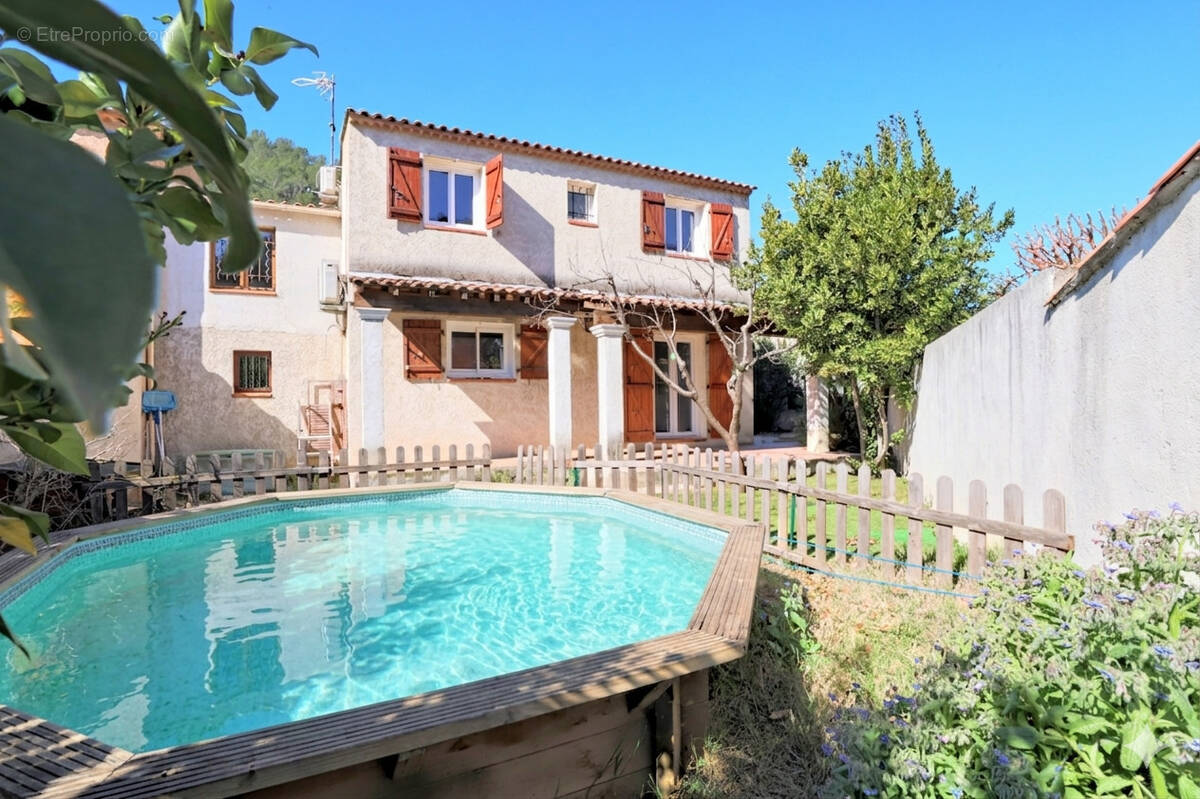 Maison à SOLLIES-TOUCAS