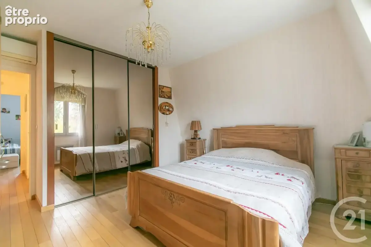 Maison 154 m² à Saint-Maur-Des-Fosses  - photo 9