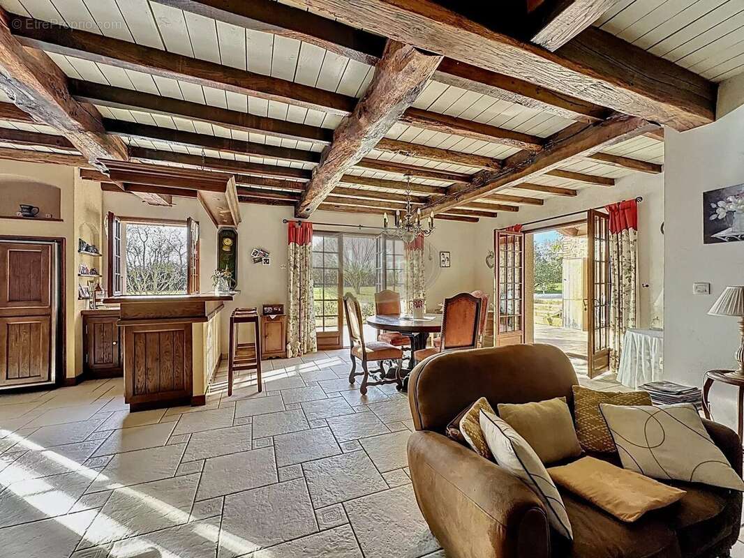 Maison à CASTELNAU-MAGNOAC