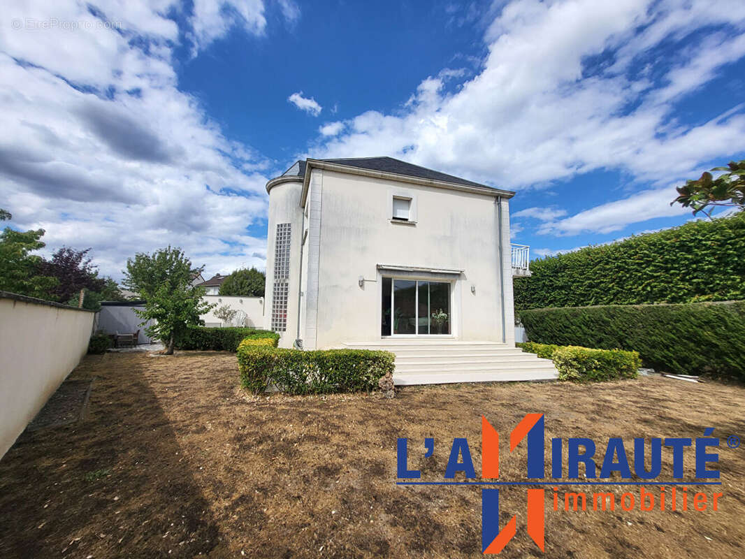 Maison Montesson 7 pièce(s) 140 m2 - photo 2