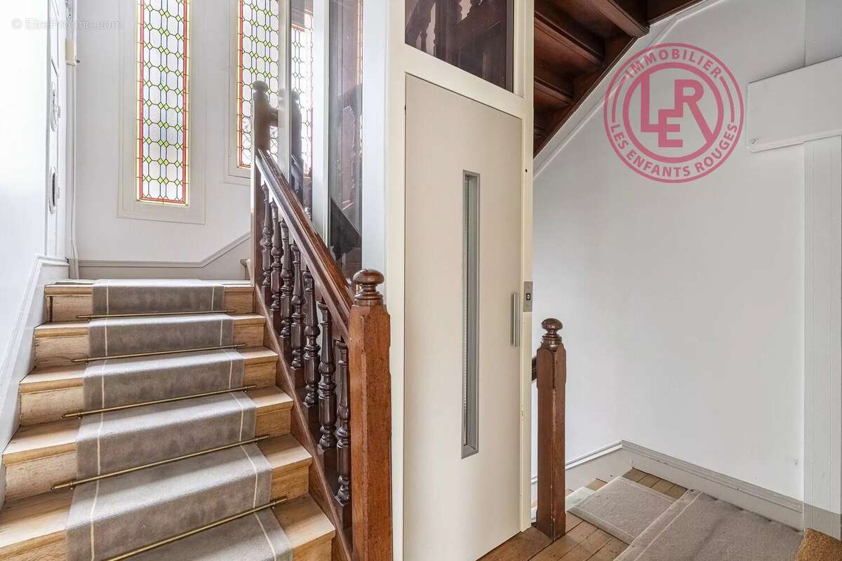 Appartement à PARIS-14E