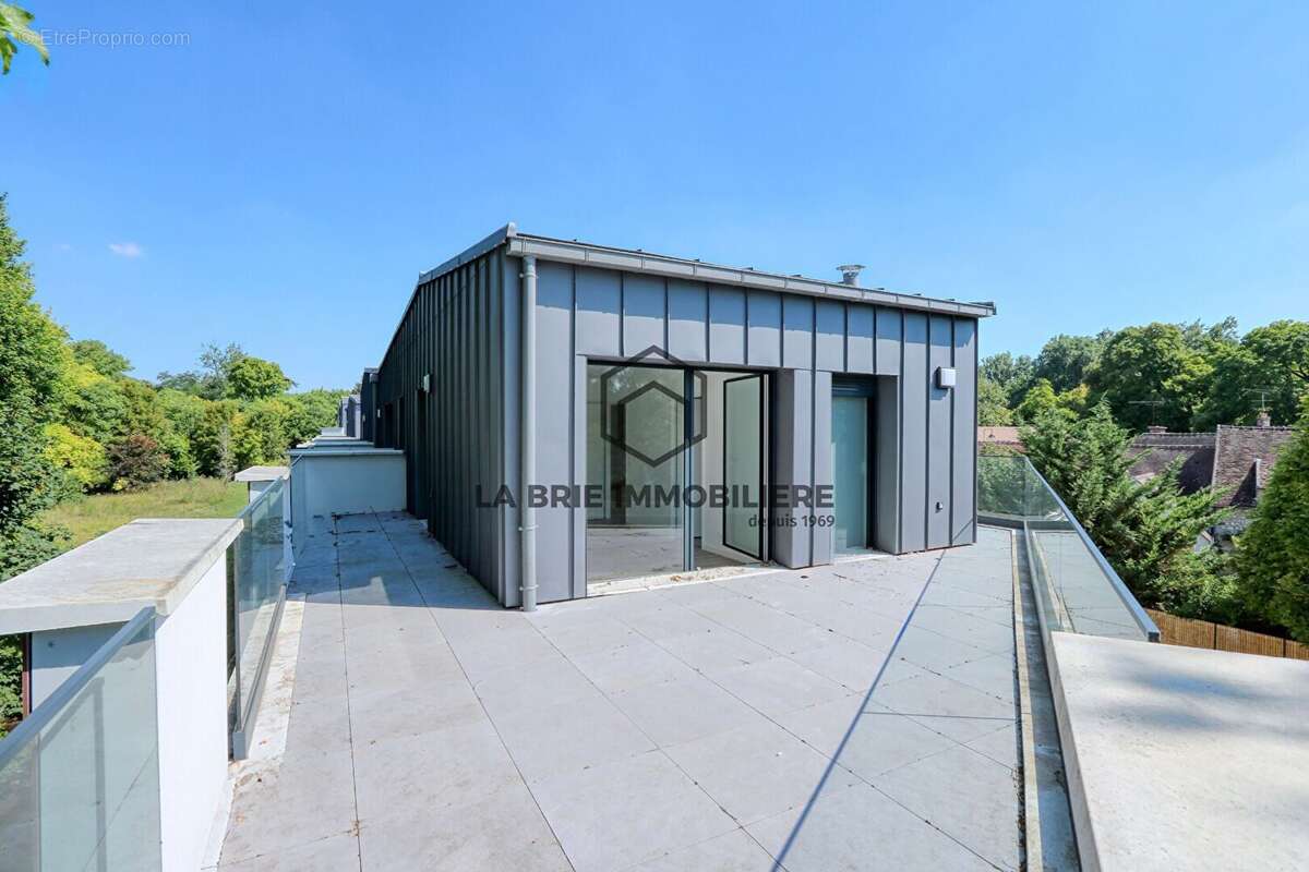 Appartement 72 m² à Rubelles  - photo 2