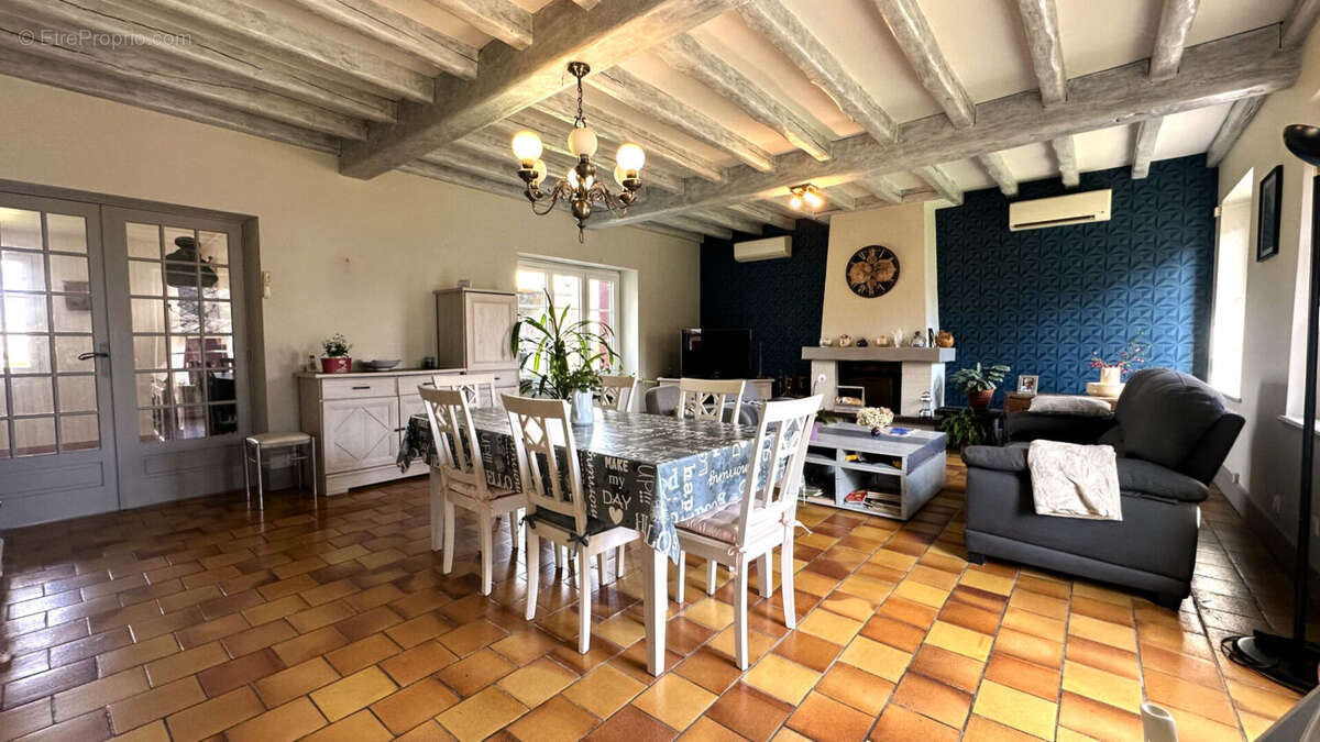 Maison à LE THIEULIN