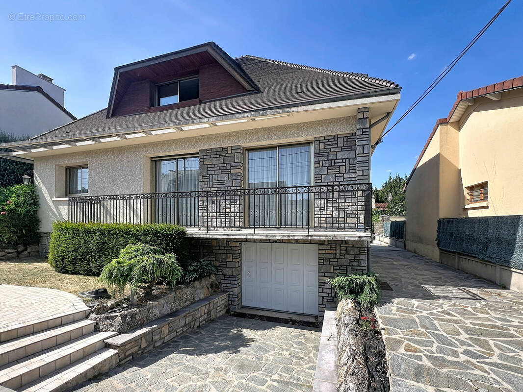 Maison à PARAY-VIEILLE-POSTE