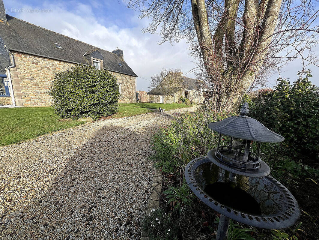 Maison à SAINT-DONAN