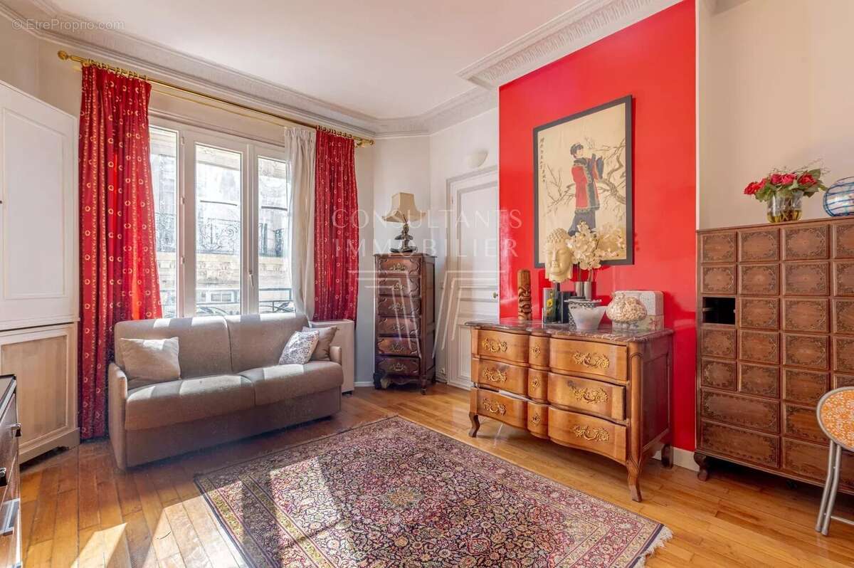 Appartement à PARIS-8E