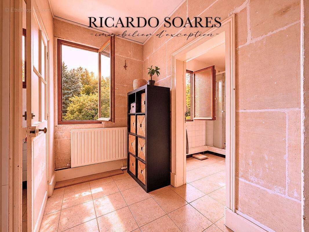 Saint-leu-d'esserent 60340 - maison de ville en pierre pleine de charme / 153 m2 / 3 chambres / dependances / jardin sans vis-a- - photo 9