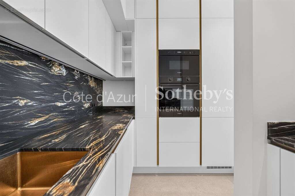 Appartement rénové de 96 m² avec deux suites proche du Palais des Festivals à Cannes - photo 5