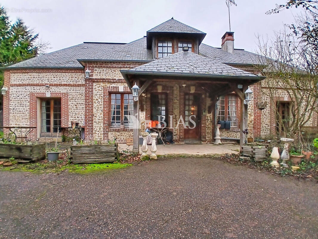 Maison à EQUEMAUVILLE