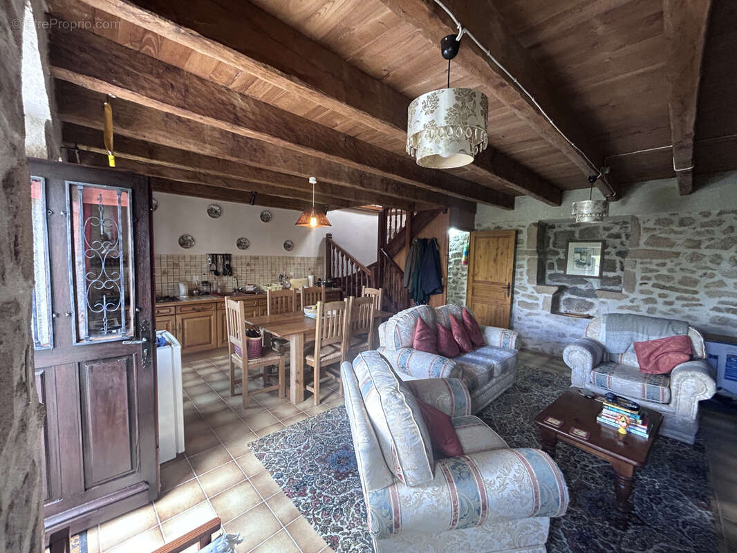 Maison à SAINT-JULIEN-LE-PELERIN